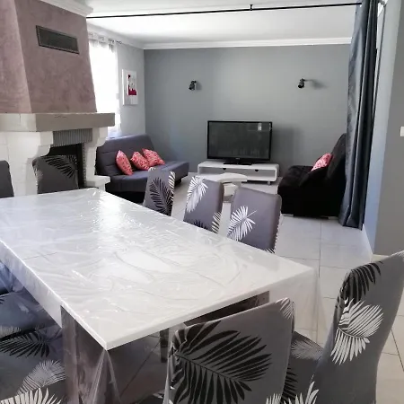 Tres Bien Equipee Pour Les Casa de Férias
